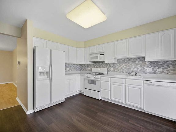 3rd image of 7766 Bristol Park Dr