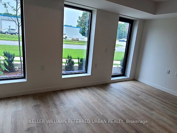 4th image of 325 University Ave W #109