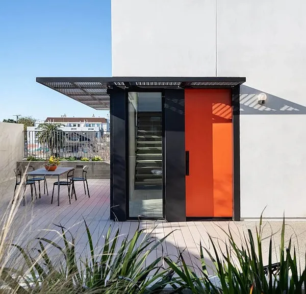 810 Ashland — Photo 1