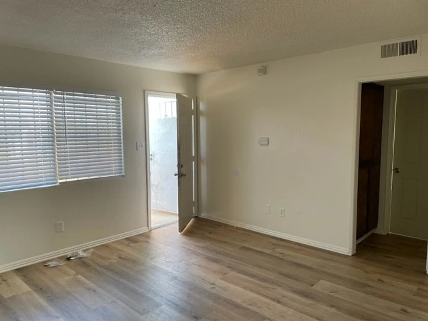 5801 Nogal Ave — Photo 4