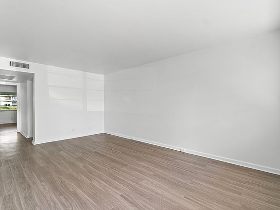 4th image of 1007 REXFORD A