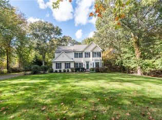 47 Fieldstone Ln N, Saunderstown, RI 02874