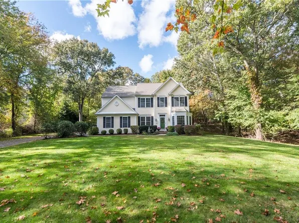 47 Fieldstone Ln N, Saunderstown, RI 02874