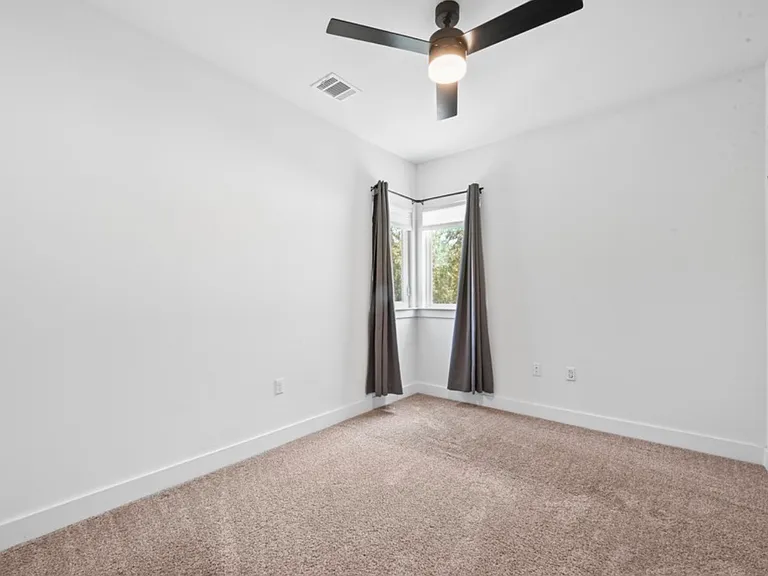 1409 Casey St #B — Photo 9