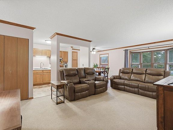 3rd image of 1381 Berry Ridge Rd APT 404