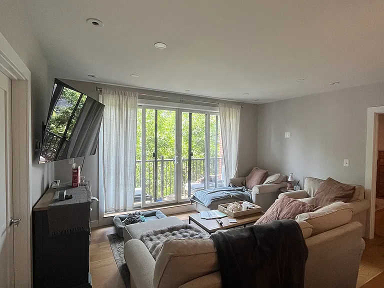 10 Everett St #302 — Photo 3