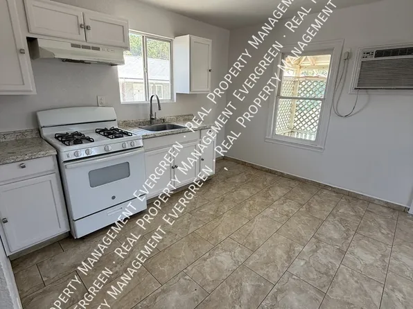 168 N F St, Porterville, CA 93257