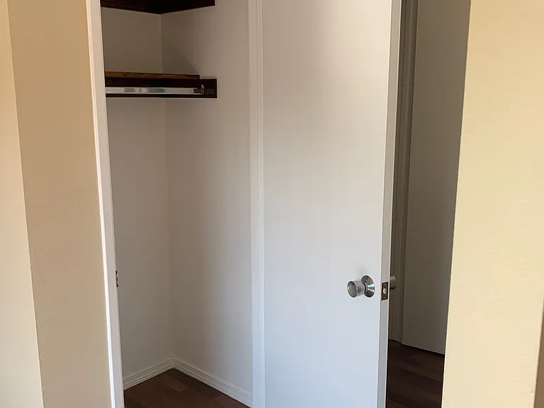 2615 W Grand Ave — Photo 14