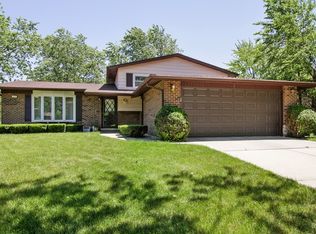 22555 Mission Dr, Richton Park, IL