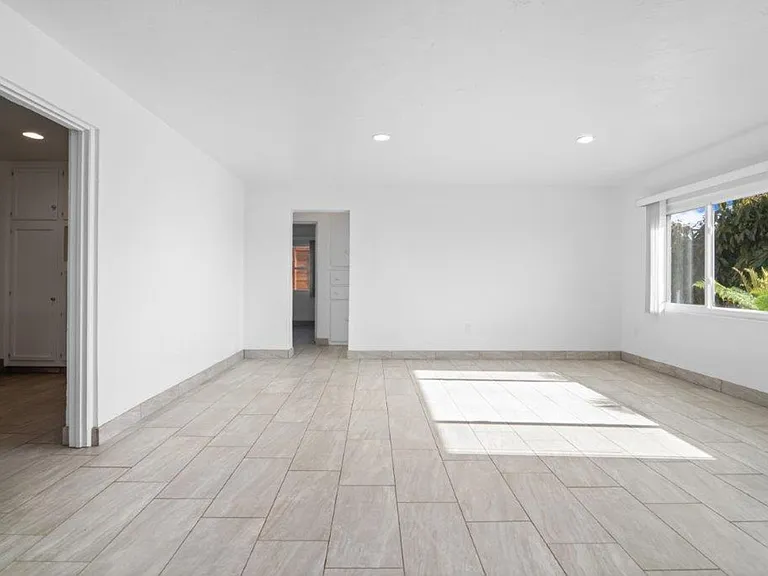 608 N Rios Ave — Photo 72