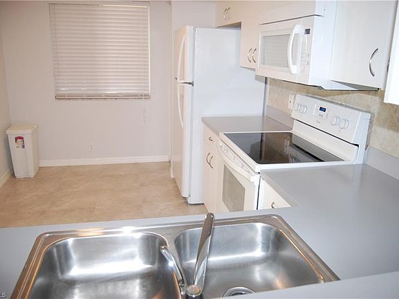 4th image of 7806 Emerald Cir #104