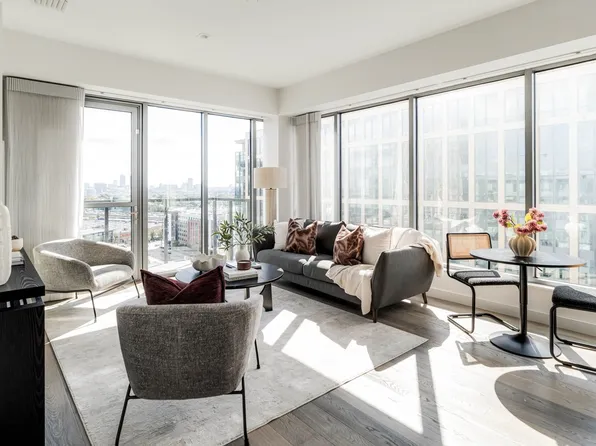 375 Canal St #Penthouse 215, Somerville, MA 02145