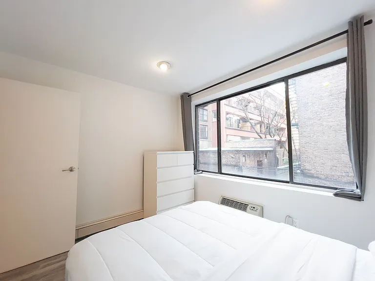 614 10th Ave #3E — Photo 1