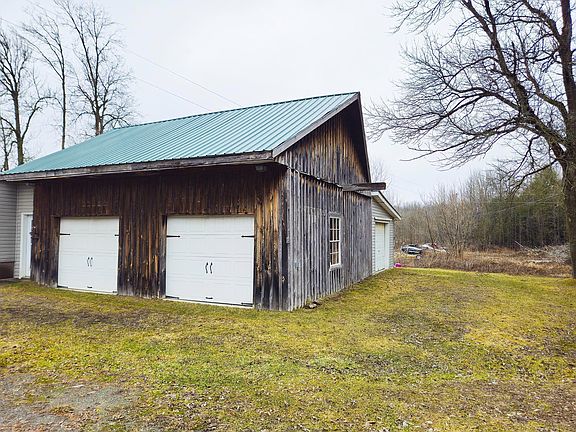 2nd image of 427 Dewing Road