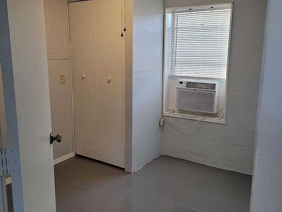 5th image of 2409 4th Ave N