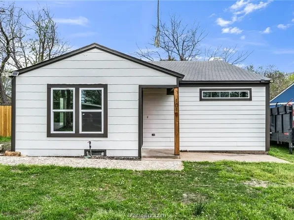 1010 Burt St, Bryan, TX 77803