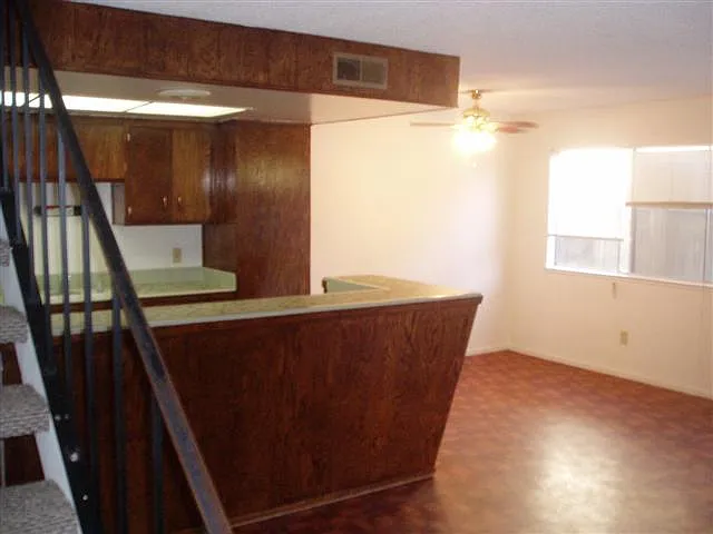 811 Cathedral Ct — Photo 8