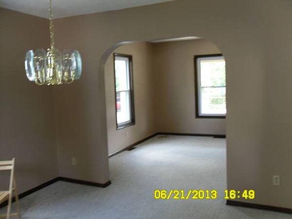 2nd image of 2497 Maplewood St