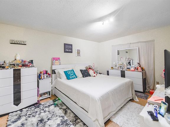 4th image of 875 Riverside Dr APT 735