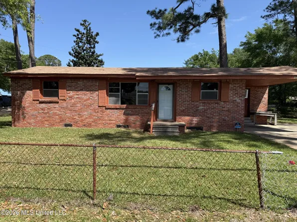 4519 General Ike St, Moss Point, MS 39563