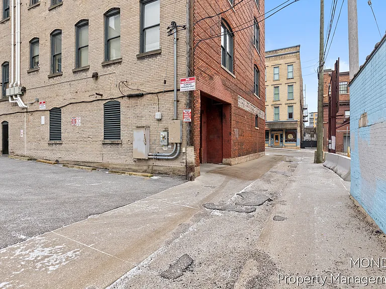 1 Oakes St SW #3 — Photo 27