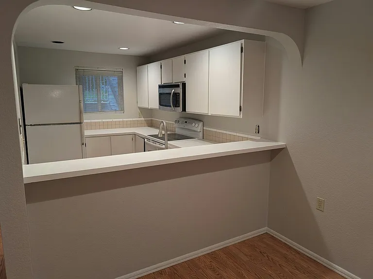 12670 NE 10th Pl #A104 — Photo 2