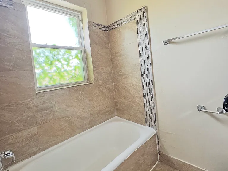 8124 S Maryland Ave #3 — Photo 9