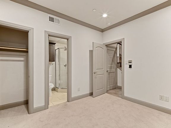 3rd image of 1021 Pavillion St Unit 6