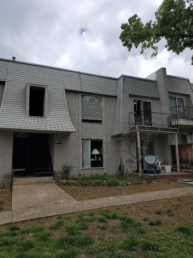 2 bed, 1054 sqft, $1,200 — Photo 1