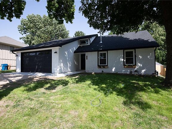 2nd image of 3707 NE Chapel Dr
