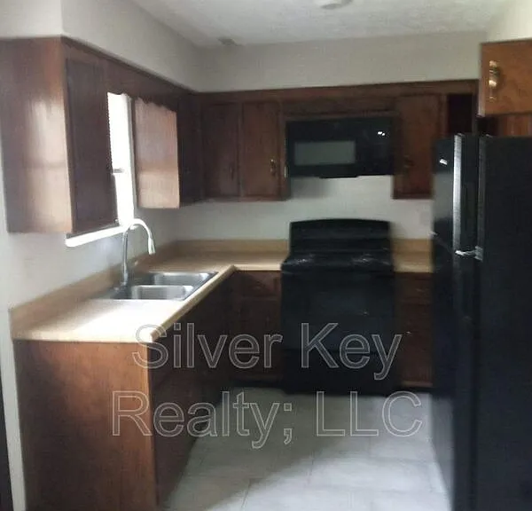 408 & 410 Oklahoma St #2 — Photo 2