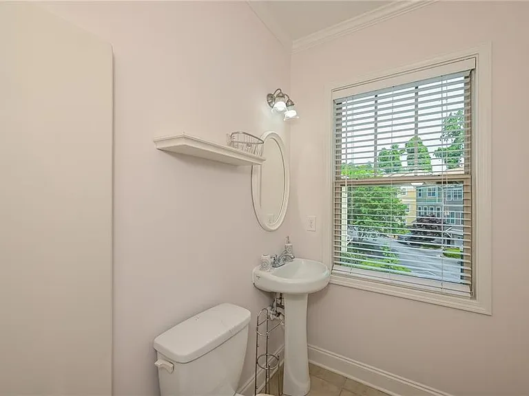 1915 Sterling Oaks Cir — Photo 13