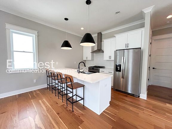 3rd image of 121 Lucile St