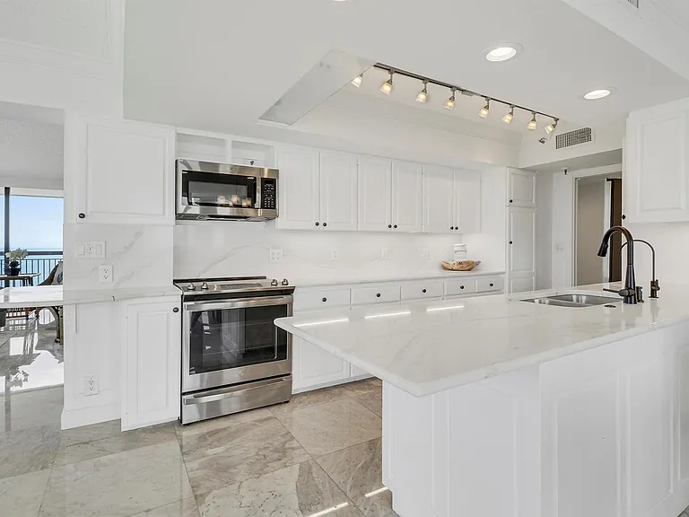5380 N Ocean Dr #22J — Photo 32