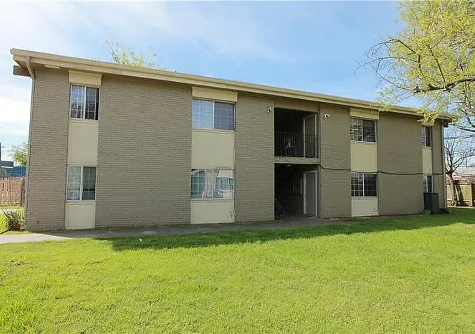 7206 Twin Crest — Photo 1