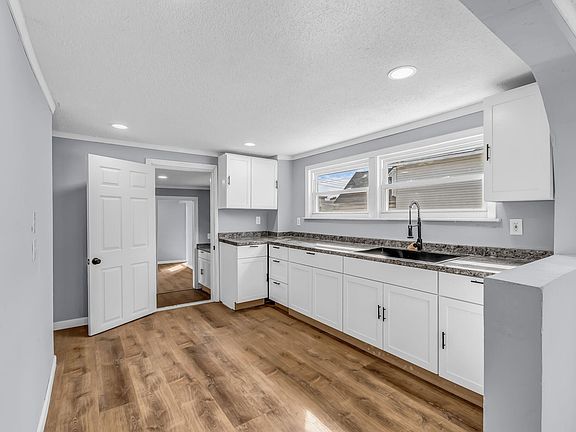 3rd image of 45 W Bates Street