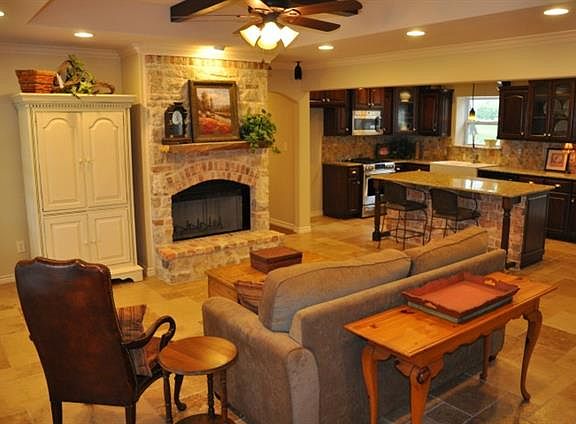 4th image of 2230 County Road 4707