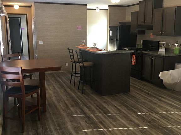 2nd image of 605 Creek Dr
