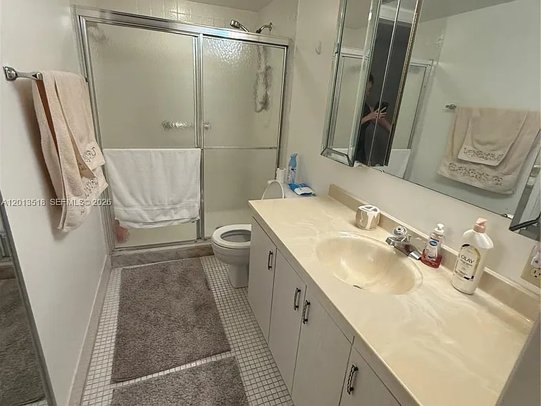 4401 Martinique Ct #B2 — Photo 5