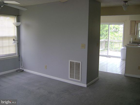 3rd image of 213 Copperfield Ln