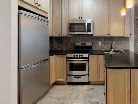 3rd image of 270 E 10th St APT 1-B