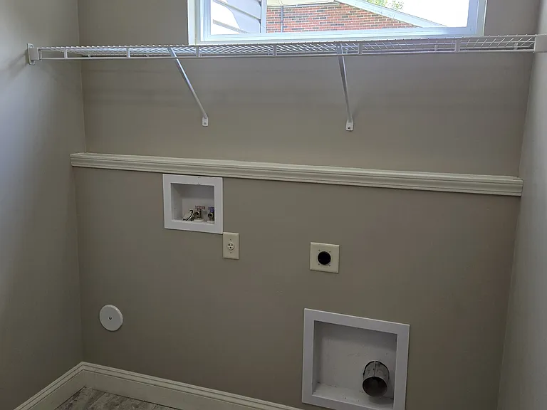 75 Lucinda Dr — Photo 13