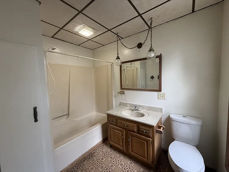 810 S University St — Photo 12