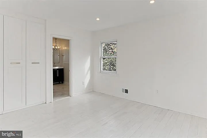 2501 Crest St — Photo 27