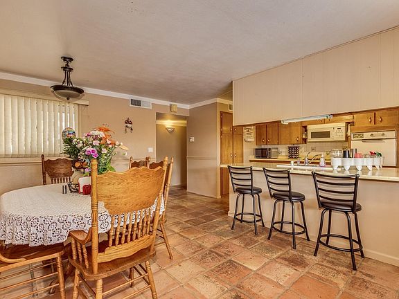 4th image of 3927 W Cactus Wren Dr