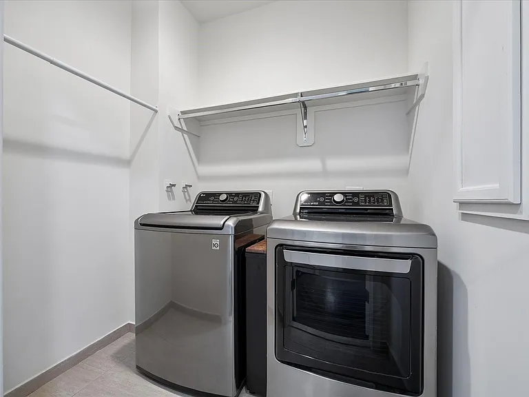 1619 Alamo St — Photo 34