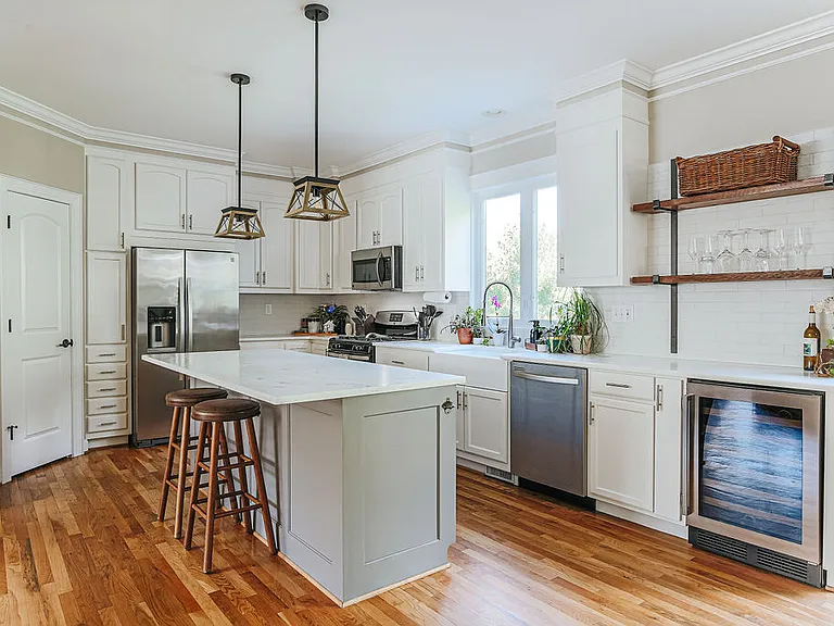 239 Huntley Ave — Photo 8