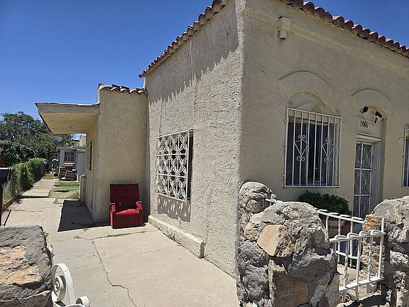 2nd image of 3006 Rivera Ave APT 1