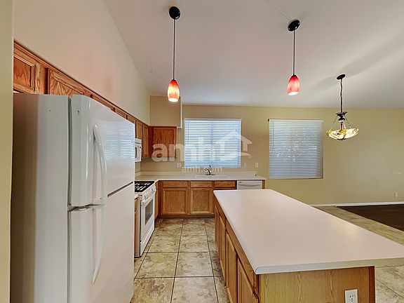 5th image of 7238 E Lomita Ave