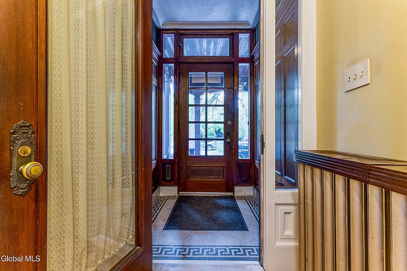 5th image of 6 Morris Avenue